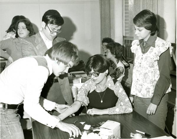 The first community screening for Tay-Sachs occurred in Baltimore in 1971.